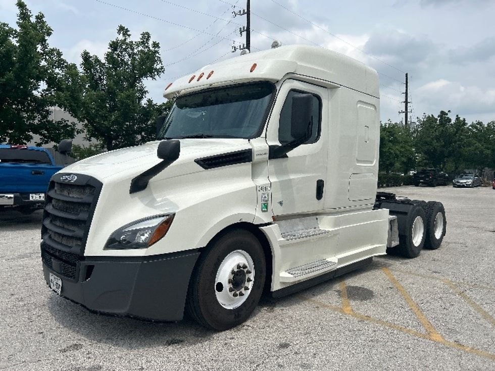 Sleeper Tractor-Heavy Duty Tractors-Freightliner-2019-T12664ST-Katy-TX-532,886\n\t\tmiles-$ 52,500 - Image 3