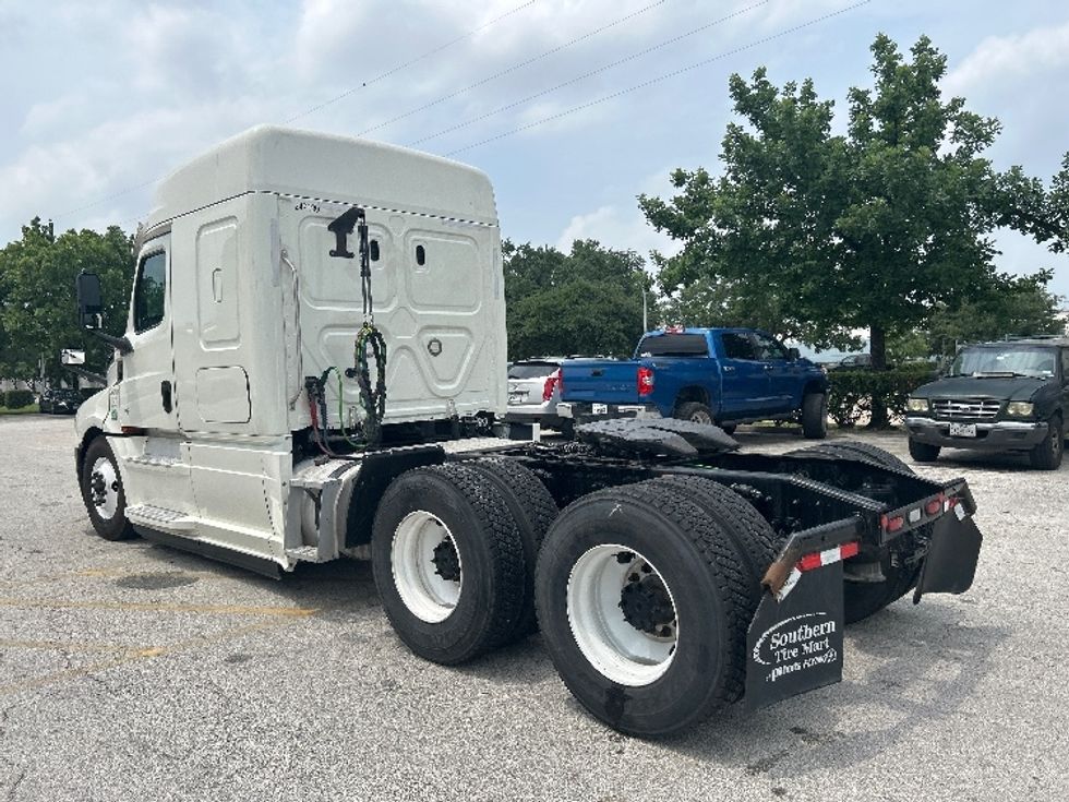 Sleeper Tractor-Heavy Duty Tractors-Freightliner-2019-T12664ST-Katy-TX-532,886\n\t\tmiles-$ 52,500 - Image 5