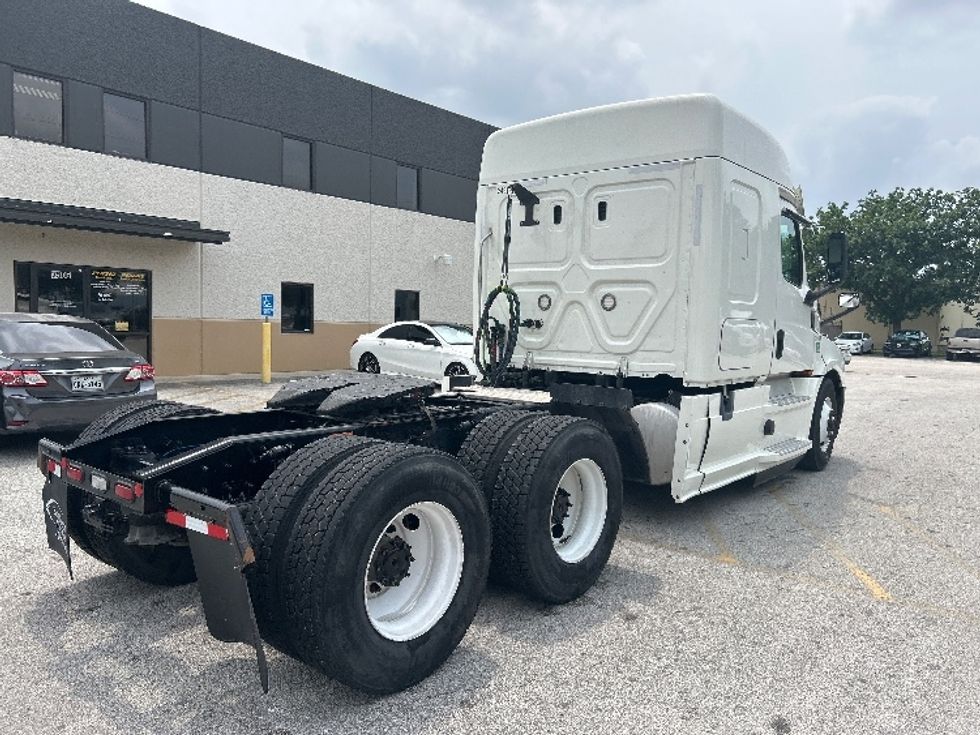 Sleeper Tractor-Heavy Duty Tractors-Freightliner-2019-T12664ST-Katy-TX-532,886\n\t\tmiles-$ 52,500 - Image 7