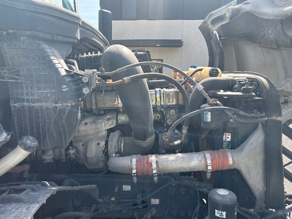 Sleeper Tractor-Heavy Duty Tractors-Freightliner-2019-T12664ST-Katy-TX-544,347\n\t\tmiles-$ 49,500 - Image 20