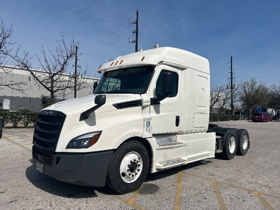 Sleeper Tractor-Heavy Duty Tractors-Freightliner-2019-T12664ST-Katy-TX-544,347\n\t\tmiles-$ 49,500 - Image 3