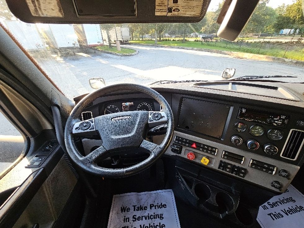 Sleeper Tractor-Heavy Duty Tractors-Freightliner-2019-T12664ST-Lakeland-FL-365,005\n\t\tmiles-$ 64,250 - Image 11