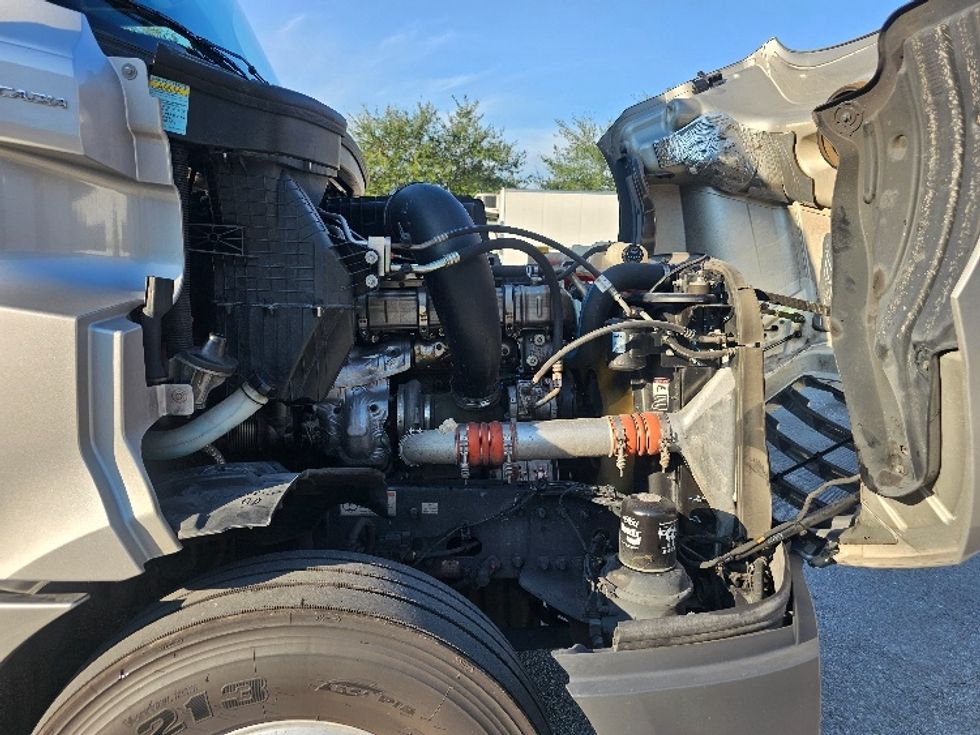 Sleeper Tractor-Heavy Duty Tractors-Freightliner-2019-T12664ST-Lakeland-FL-365,005\n\t\tmiles-$ 64,250 - Image 20