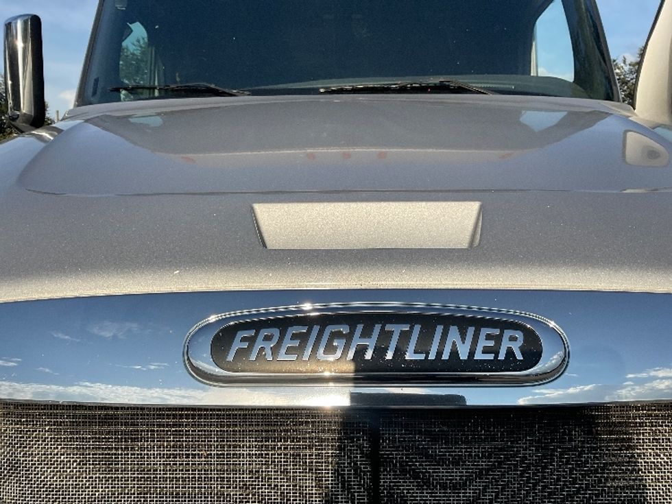 Sleeper Tractor-Heavy Duty Tractors-Freightliner-2019-T12664ST-Lakeland-FL-386,556\n\t\tmiles-$ 63,250 - Image 24