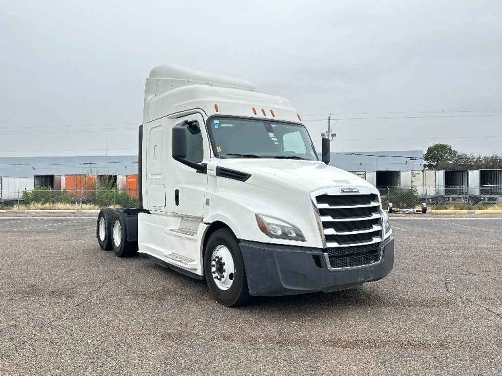 Sleeper Tractor-Heavy Duty Tractors-Freightliner-2019-T12664ST-Laredo-TX-380,891\n\t\tmiles-$ 54,250 - Image 1