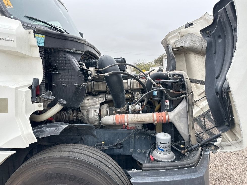 Sleeper Tractor-Heavy Duty Tractors-Freightliner-2019-T12664ST-Laredo-TX-380,891\n\t\tmiles-$ 54,250 - Image 19