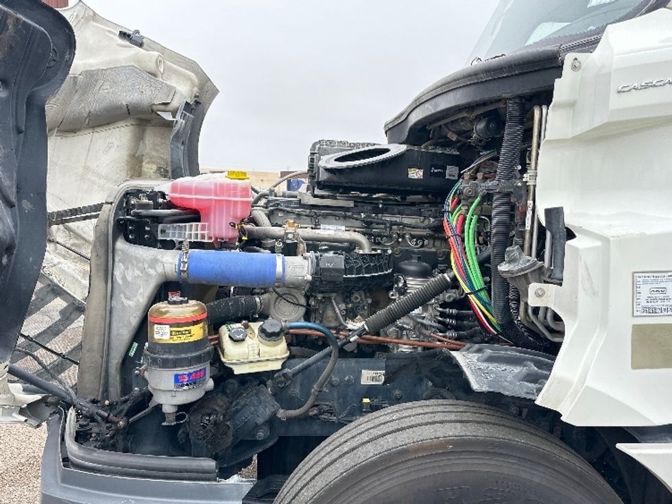 Sleeper Tractor-Heavy Duty Tractors-Freightliner-2019-T12664ST-Laredo-TX-380,891\n\t\tmiles-$ 54,250 - Image 20