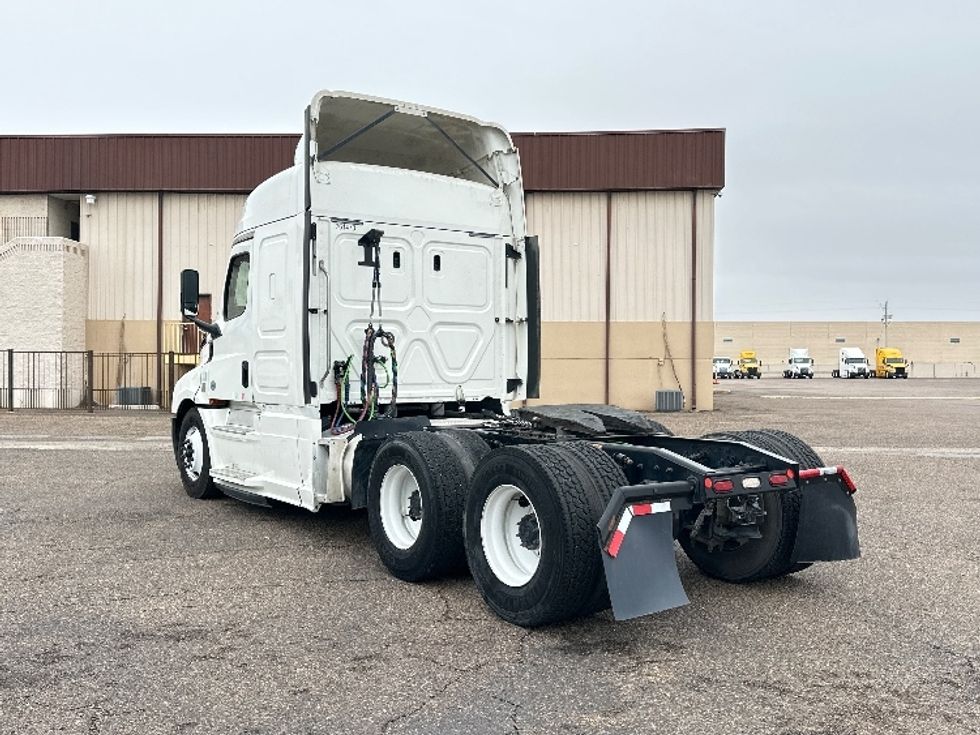 Sleeper Tractor-Heavy Duty Tractors-Freightliner-2019-T12664ST-Laredo-TX-380,891\n\t\tmiles-$ 54,250 - Image 5