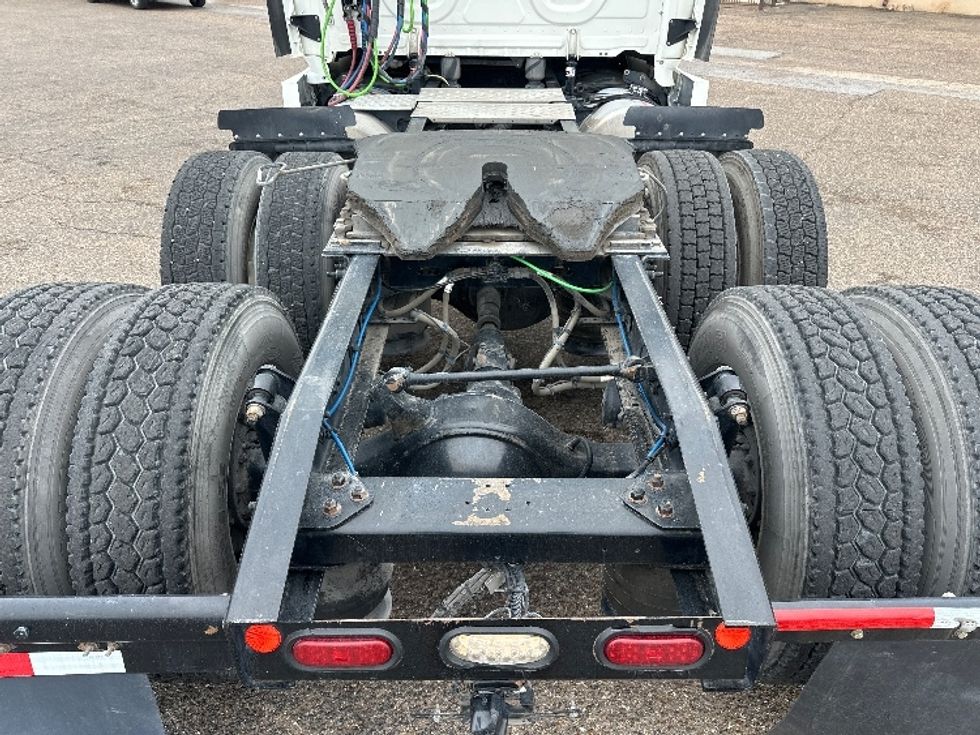 Sleeper Tractor-Heavy Duty Tractors-Freightliner-2019-T12664ST-Laredo-TX-380,891\n\t\tmiles-$ 54,250 - Image 6