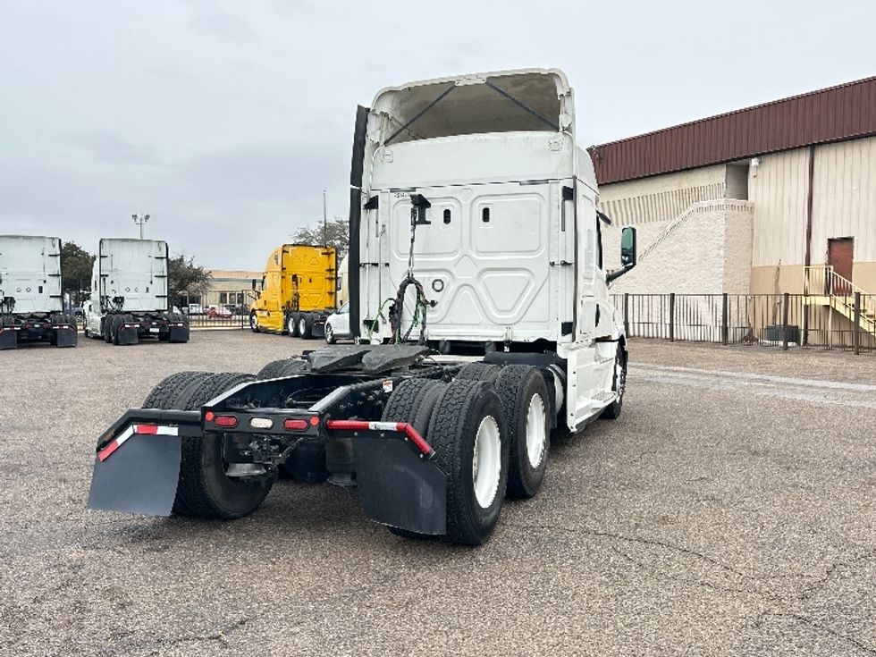 Sleeper Tractor-Heavy Duty Tractors-Freightliner-2019-T12664ST-Laredo-TX-380,891\n\t\tmiles-$ 54,250 - Image 7