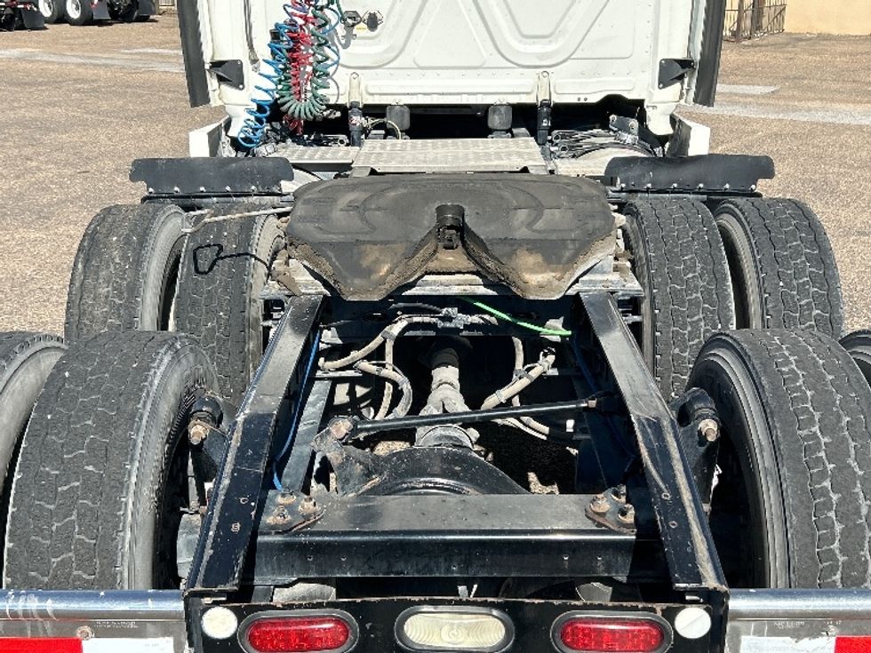 Sleeper Tractor-Heavy Duty Tractors-Freightliner-2019-T12664ST-Laredo-TX-430,592\n\t\tmiles-$ 51,500 - Image 6