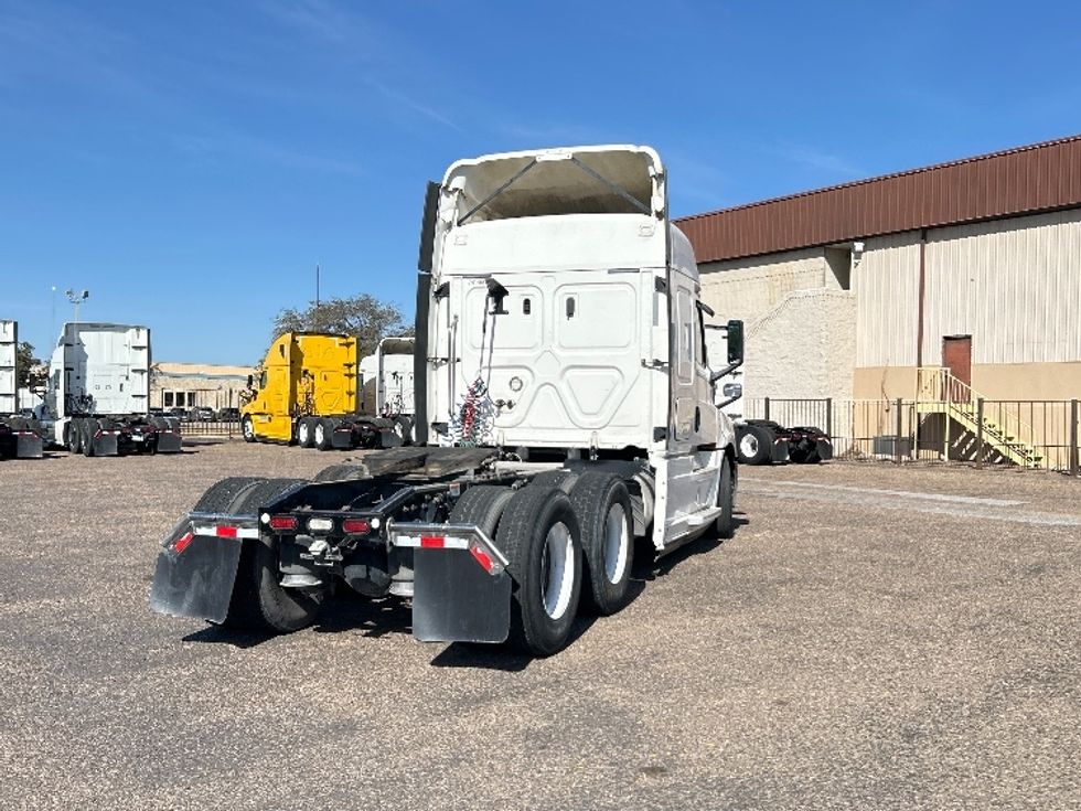 Sleeper Tractor-Heavy Duty Tractors-Freightliner-2019-T12664ST-Laredo-TX-430,592\n\t\tmiles-$ 51,500 - Image 7