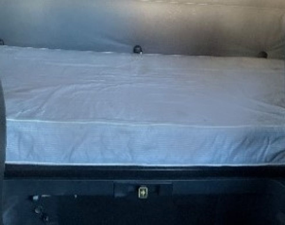 Sleeper Tractor-Heavy Duty Tractors-Freightliner-2019-T12664ST-Laredo-TX-456,123\n\t\tmiles-$ 50,000 - Image 17