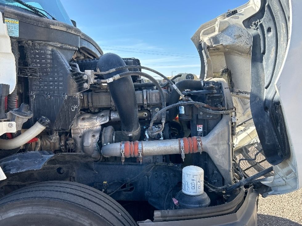 Sleeper Tractor-Heavy Duty Tractors-Freightliner-2019-T12664ST-Laredo-TX-456,123\n\t\tmiles-$ 50,000 - Image 20