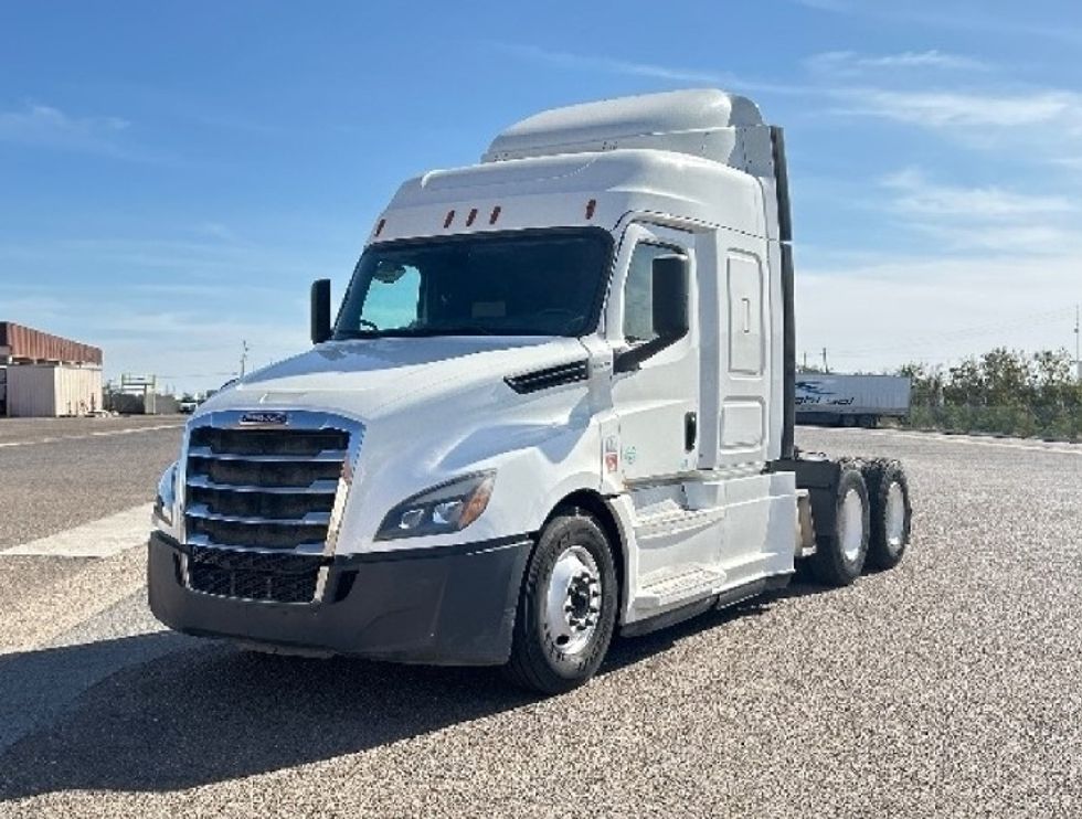 Sleeper Tractor-Heavy Duty Tractors-Freightliner-2019-T12664ST-Laredo-TX-456,123\n\t\tmiles-$ 50,000 - Image 3