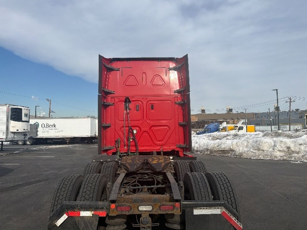 Sleeper Tractor-Heavy Duty Tractors-Freightliner-2019-T12664ST-Linden-NJ-456,201\n\t\tmiles-$ 53,750 - Image 6