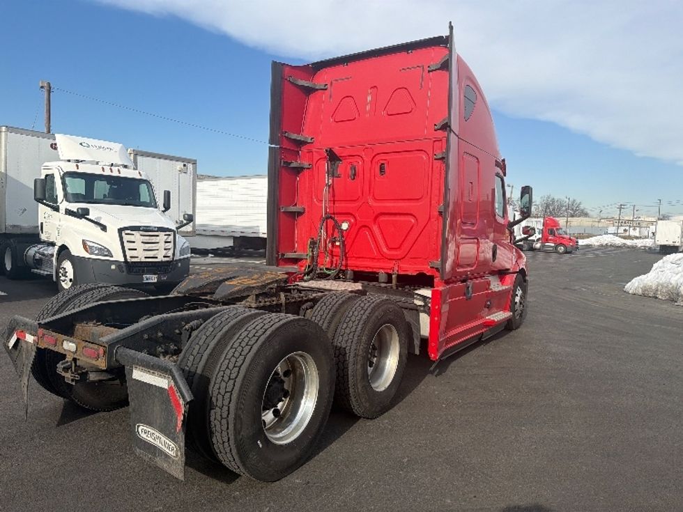 Sleeper Tractor-Heavy Duty Tractors-Freightliner-2019-T12664ST-Linden-NJ-456,201\n\t\tmiles-$ 53,750 - Image 7