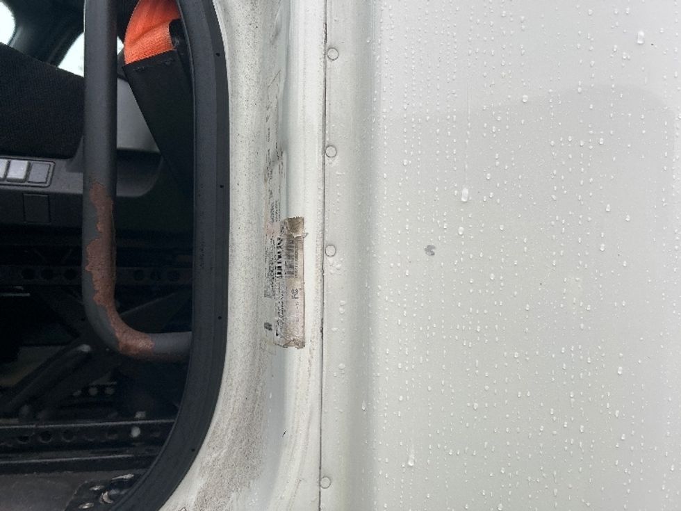 Sleeper Tractor-Heavy Duty Tractors-Freightliner-2019-T12664ST-Londonderry-NH-341,346\n\t\tmiles-$ 67,250 - Image 26