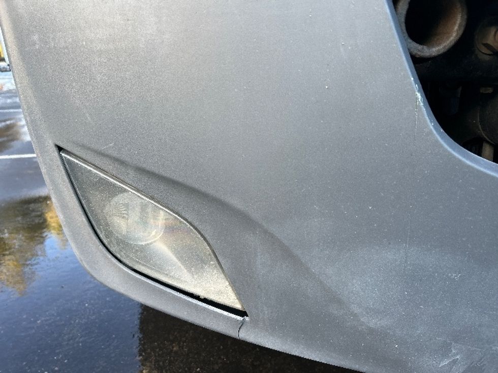 Sleeper Tractor-Heavy Duty Tractors-Freightliner-2019-T12664ST-Londonderry-NH-401,726\n\t\tmiles-$ 60,750 - Image 25