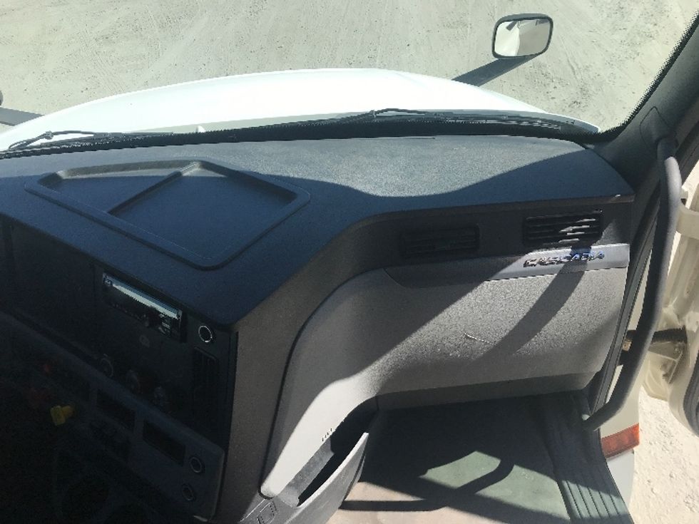 Sleeper Tractor-Heavy Duty Tractors-Freightliner-2019-T12664ST-Macon-GA-587,220\n\t\tmiles-$ 52,000 - Image 14