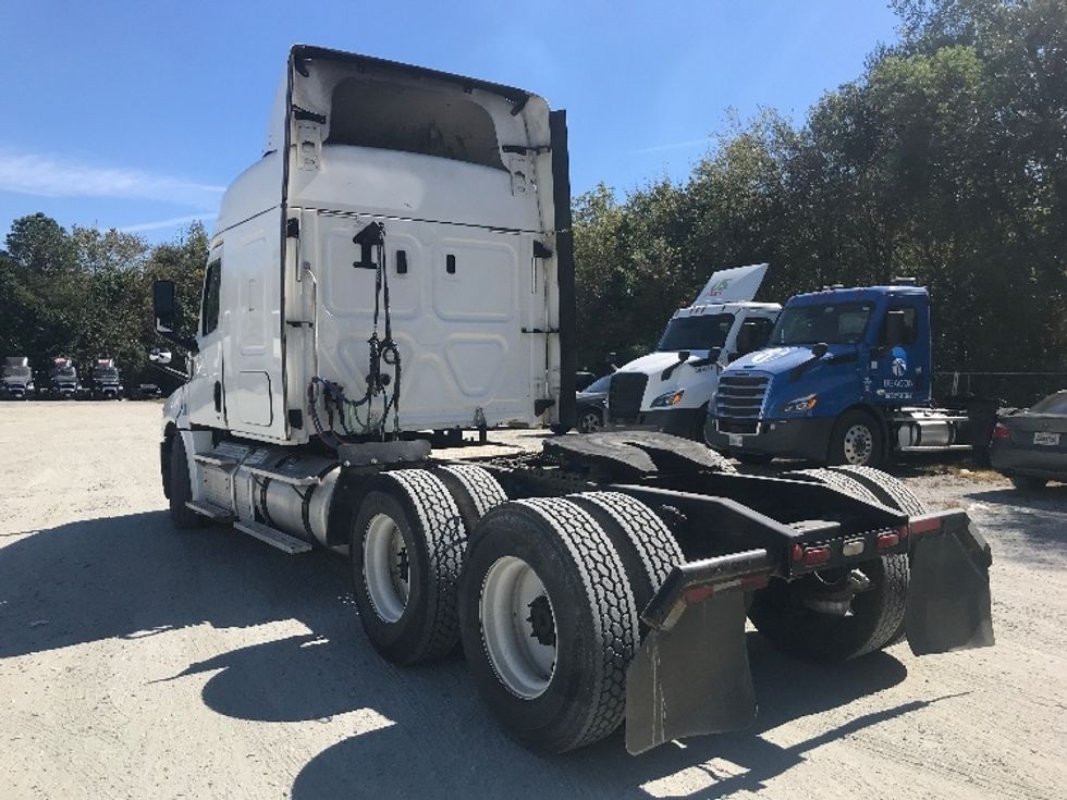 Sleeper Tractor-Heavy Duty Tractors-Freightliner-2019-T12664ST-Macon-GA-587,220\n\t\tmiles-$ 52,000 - Image 5