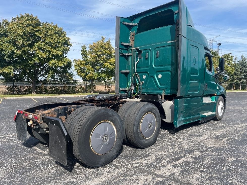 Sleeper Tractor-Heavy Duty Tractors-Freightliner-2019-T12664ST-Mississauga-ON-734,866\n\t\tkm-$ 64,750 - Image 7