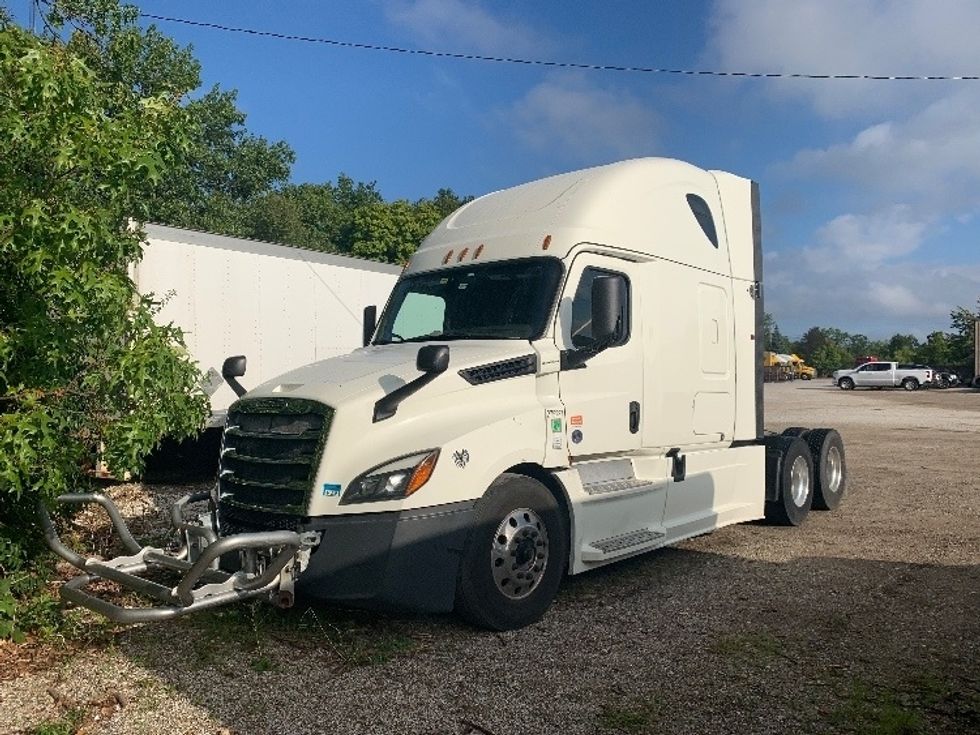 Your Next Used 2019 Freightliner T12664ST, 275287, Is For Sale And