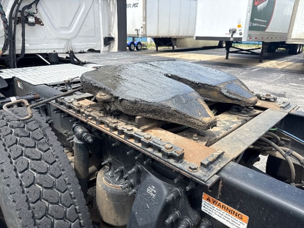 Sleeper Tractor-Heavy Duty Tractors-Freightliner-2019-T12664ST-Mobile-AL-643,591\n\t\tmiles-$ 50,750 - Image 23