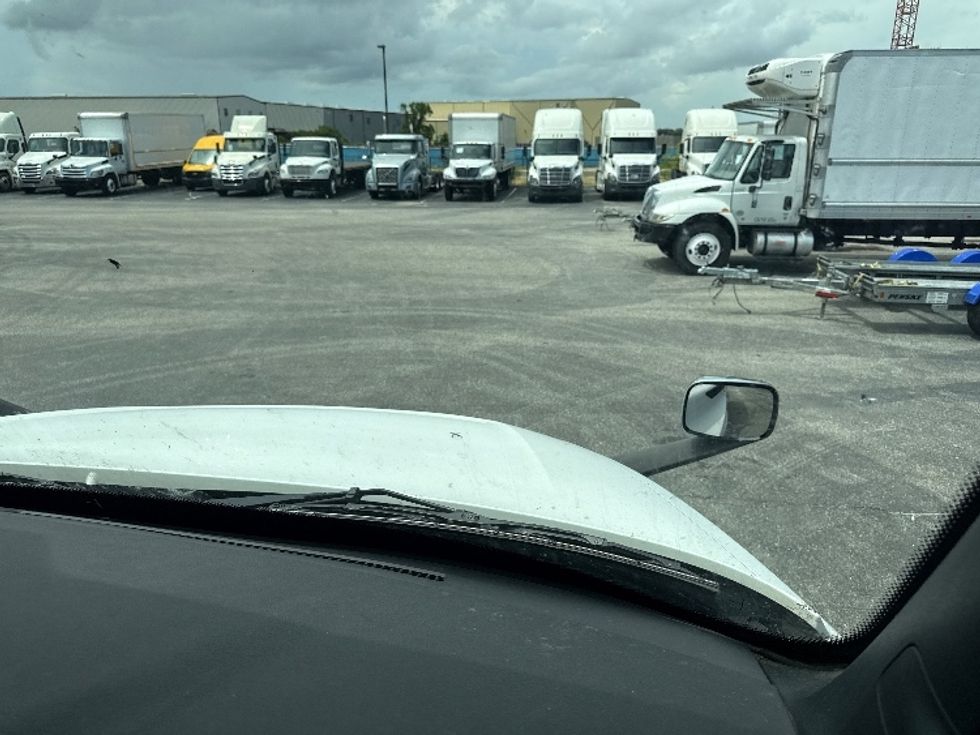 Sleeper Tractor-Heavy Duty Tractors-Freightliner-2019-T12664ST-Mobile-AL-643,591\n\t\tmiles-$ 50,750 - Image 26