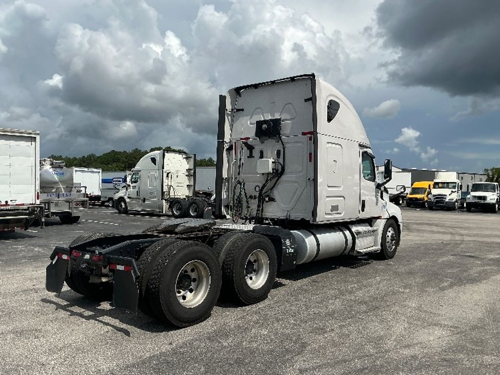 Sleeper Tractor-Heavy Duty Tractors-Freightliner-2019-T12664ST-Mobile-AL-643,591\n\t\tmiles-$ 50,750 - Image 7