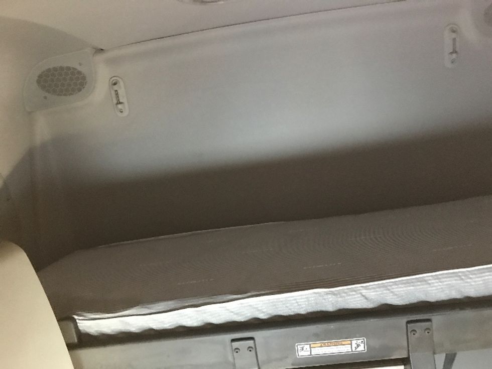 Sleeper Tractor-Heavy Duty Tractors-Freightliner-2019-T12664ST-Morristown-TN-556,747\n\t\tmiles-$ 51,750 - Image 19