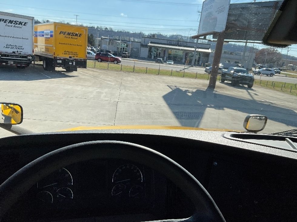 Sleeper Tractor-Heavy Duty Tractors-Freightliner-2019-T12664ST-Morristown-TN-657,232\n\t\tmiles-$ 40,250 - Image 11