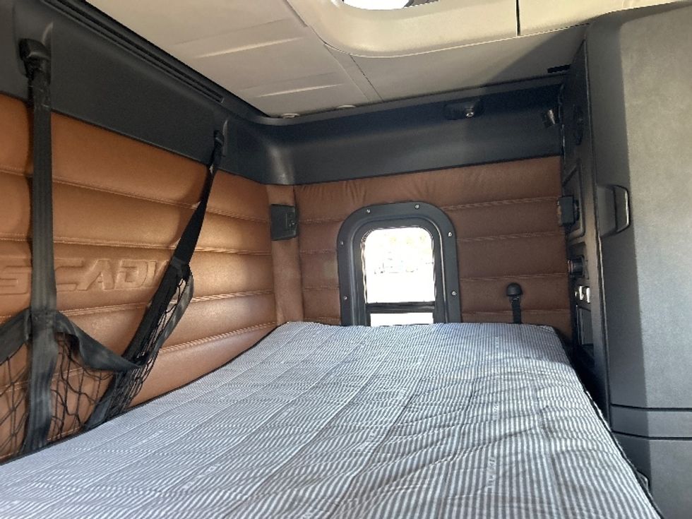 Sleeper Tractor-Heavy Duty Tractors-Freightliner-2019-T12664ST-Nashville (Mount Juliet)-TN-566,896\n\t\tmiles-$ 58,000 - Image 18