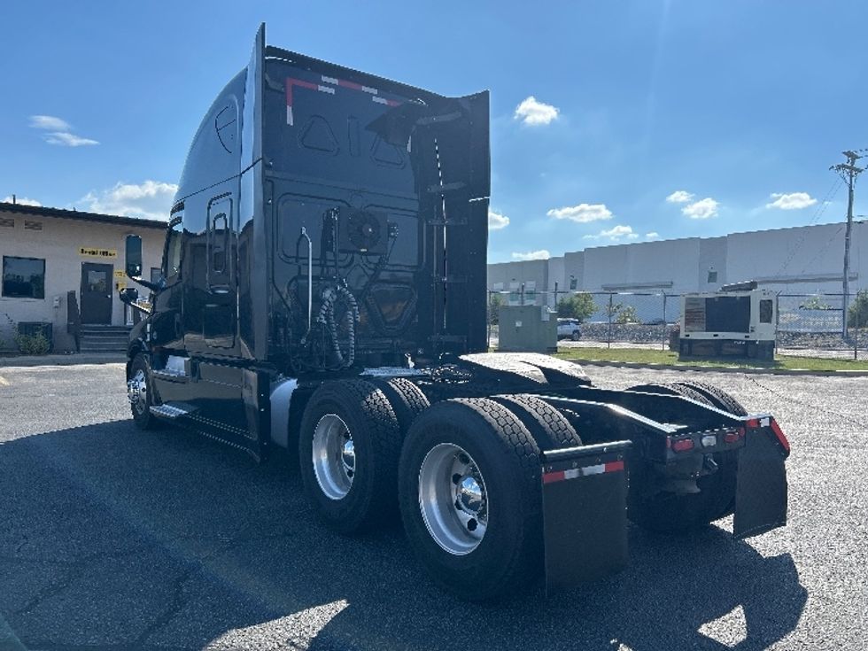 Sleeper Tractor-Heavy Duty Tractors-Freightliner-2019-T12664ST-Nashville (Mount Juliet)-TN-566,896\n\t\tmiles-$ 58,000 - Image 5