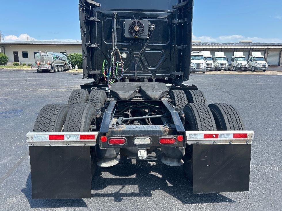 Sleeper Tractor-Heavy Duty Tractors-Freightliner-2019-T12664ST-Nashville (Mount Juliet)-TN-609,520\n\t\tmiles-$ 55,500 - Image 6