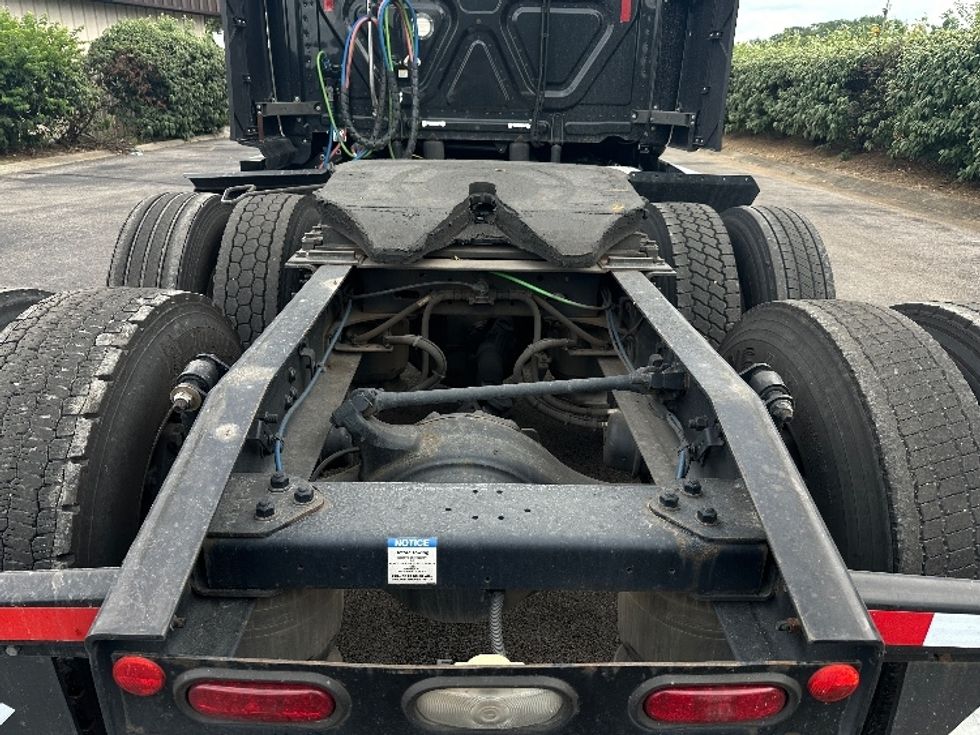 Sleeper Tractor-Heavy Duty Tractors-Freightliner-2019-T12664ST-Nashville (Mount Juliet)-TN-609,790\n\t\tmiles-$ 55,500 - Image 6