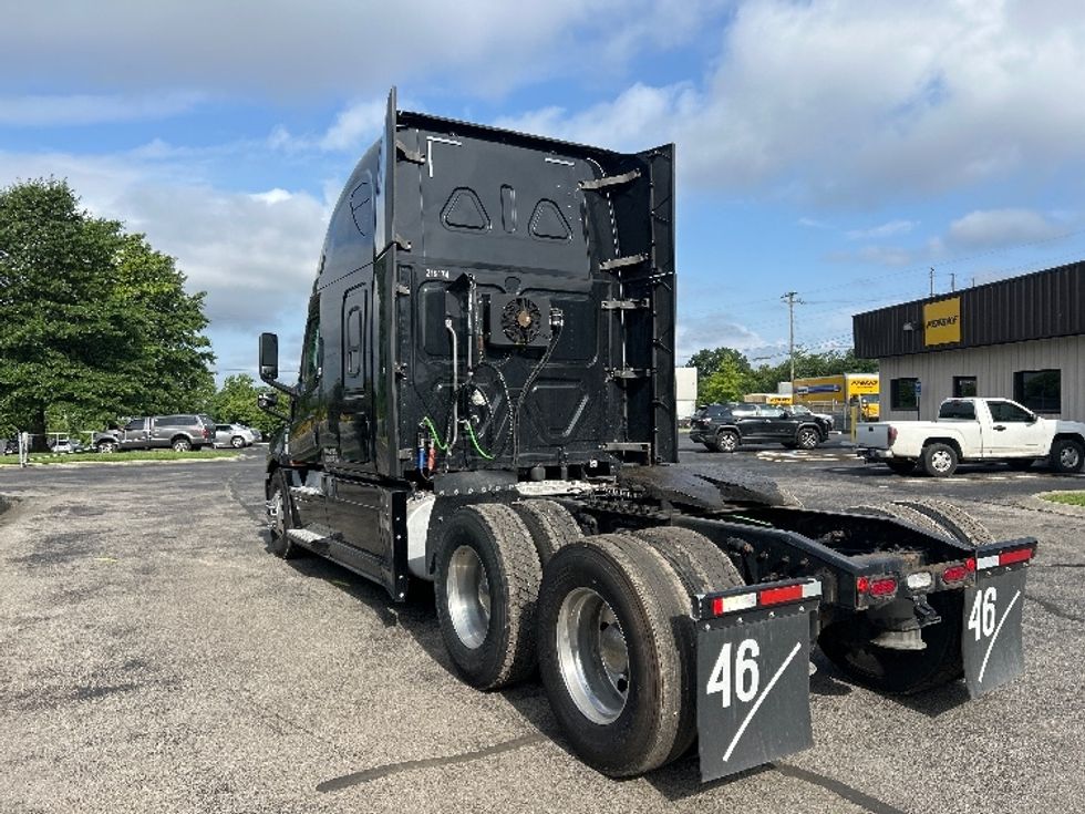 Sleeper Tractor-Heavy Duty Tractors-Freightliner-2019-T12664ST-Nashville (Mount Juliet)-TN-615,819\n\t\tmiles-$ 55,500 - Image 5