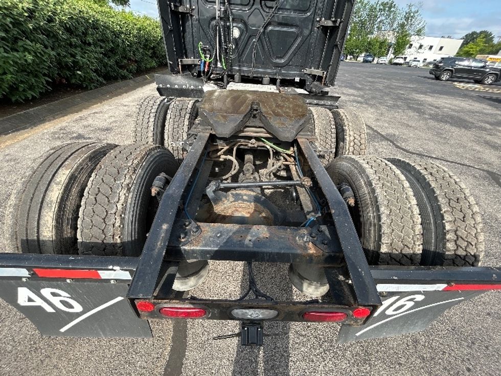 Sleeper Tractor-Heavy Duty Tractors-Freightliner-2019-T12664ST-Nashville (Mount Juliet)-TN-615,819\n\t\tmiles-$ 55,500 - Image 6