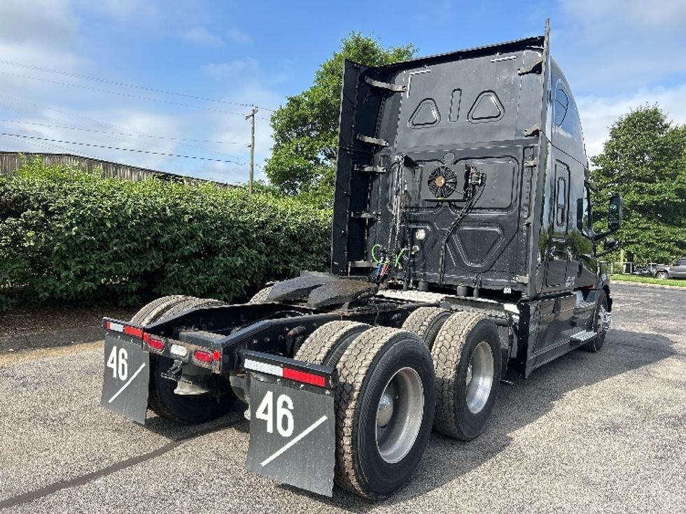 Sleeper Tractor-Heavy Duty Tractors-Freightliner-2019-T12664ST-Nashville (Mount Juliet)-TN-615,819\n\t\tmiles-$ 55,500 - Image 7