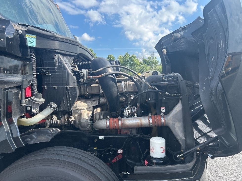 Sleeper Tractor-Heavy Duty Tractors-Freightliner-2019-T12664ST-Nashville (Mount Juliet)-TN-626,709\n\t\tmiles-$ 54,500 - Image 20