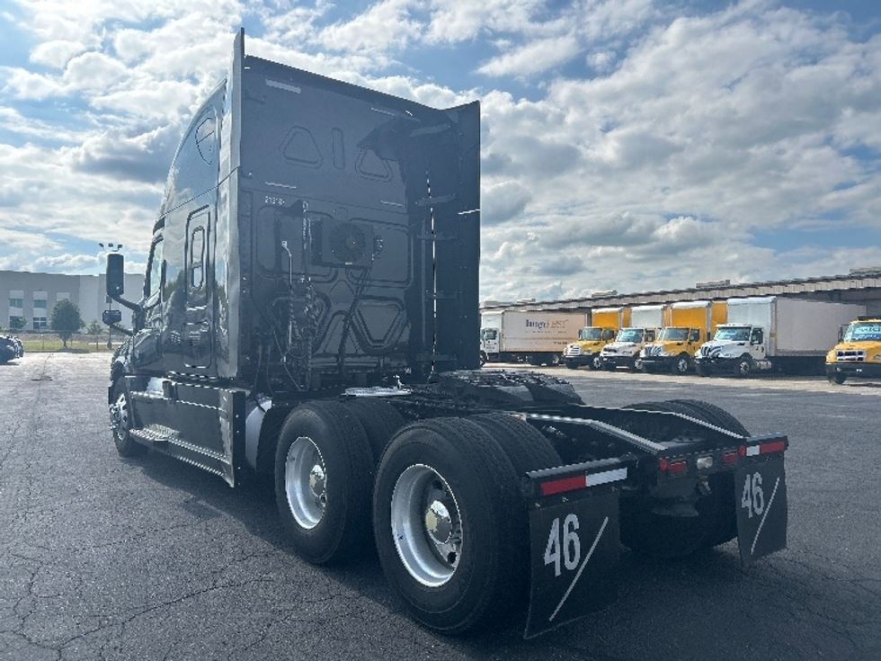 Sleeper Tractor-Heavy Duty Tractors-Freightliner-2019-T12664ST-Nashville (Mount Juliet)-TN-626,709\n\t\tmiles-$ 54,500 - Image 5