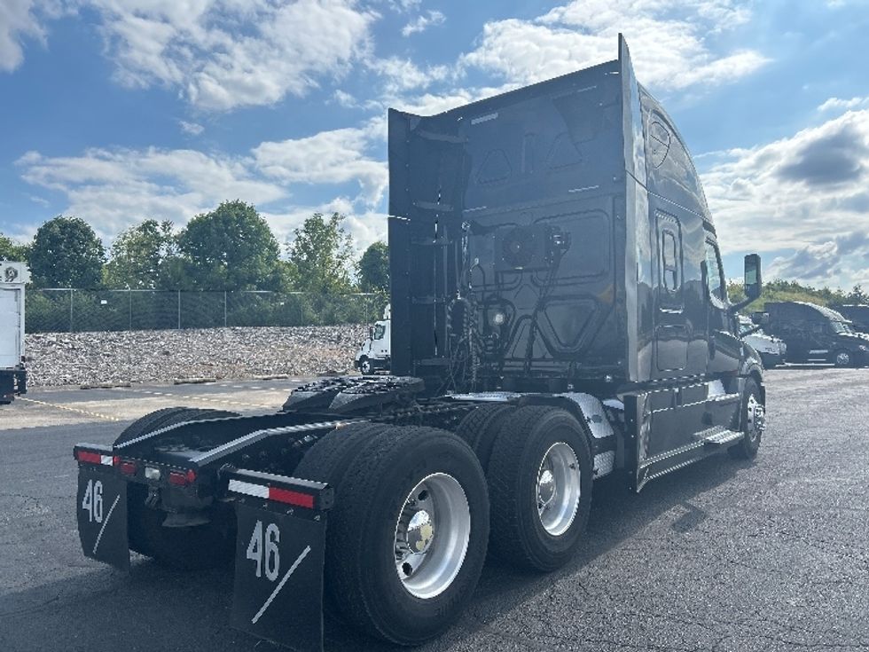 Sleeper Tractor-Heavy Duty Tractors-Freightliner-2019-T12664ST-Nashville (Mount Juliet)-TN-626,709\n\t\tmiles-$ 54,500 - Image 7