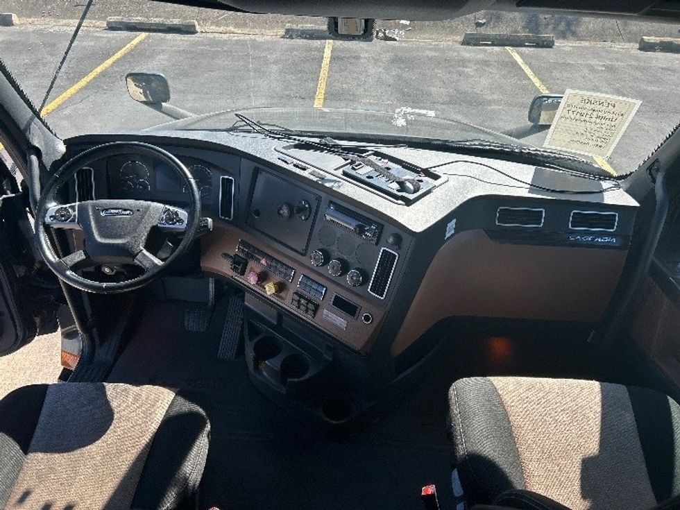 Sleeper Tractor-Heavy Duty Tractors-Freightliner-2019-T12664ST-Nashville (Mount Juliet)-TN-631,446\n\t\tmiles-$ 52,500 - Image 12