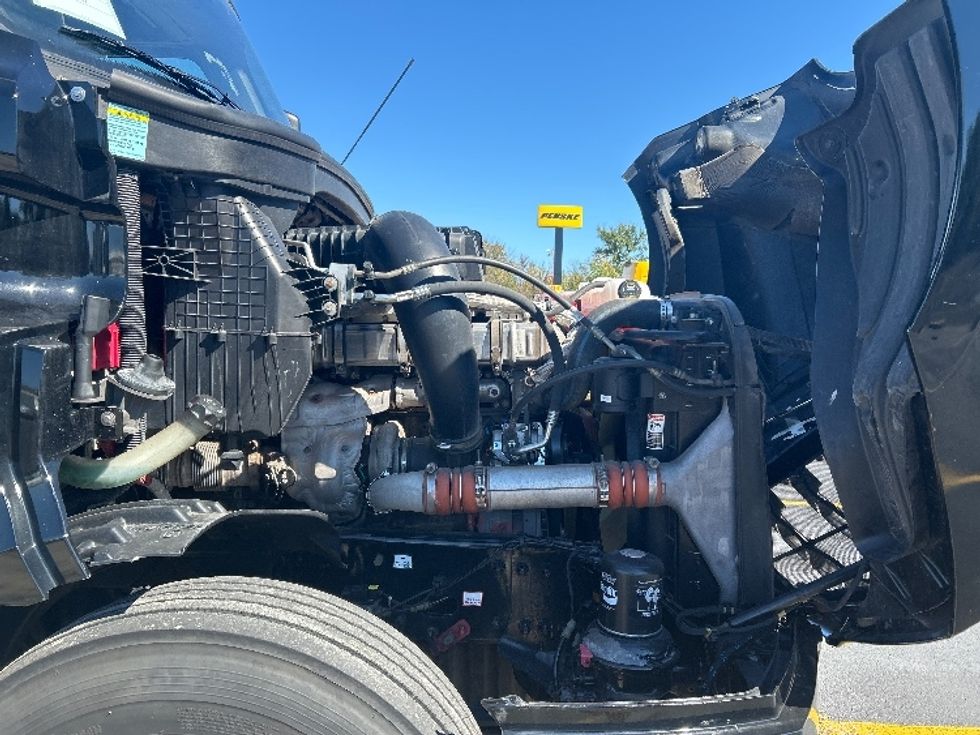 Sleeper Tractor-Heavy Duty Tractors-Freightliner-2019-T12664ST-Nashville (Mount Juliet)-TN-631,446\n\t\tmiles-$ 52,500 - Image 19