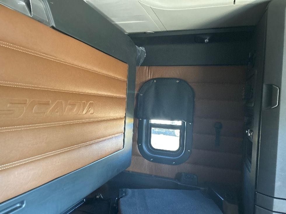 Sleeper Tractor-Heavy Duty Tractors-Freightliner-2019-T12664ST-Nashville (Mount Juliet)-TN-631,446\n\t\tmiles-$ 52,500 - Image 18