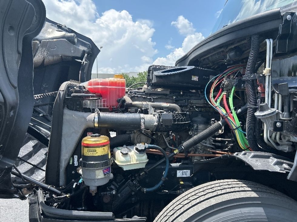 Sleeper Tractor-Heavy Duty Tractors-Freightliner-2019-T12664ST-Nashville (Mount Juliet)-TN-647,142\n\t\tmiles-$ 52,750 - Image 18