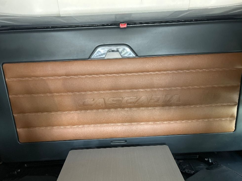 Sleeper Tractor-Heavy Duty Tractors-Freightliner-2019-T12664ST-Nashville (Mount Juliet)-TN-647,142\n\t\tmiles-$ 52,750 - Image 19