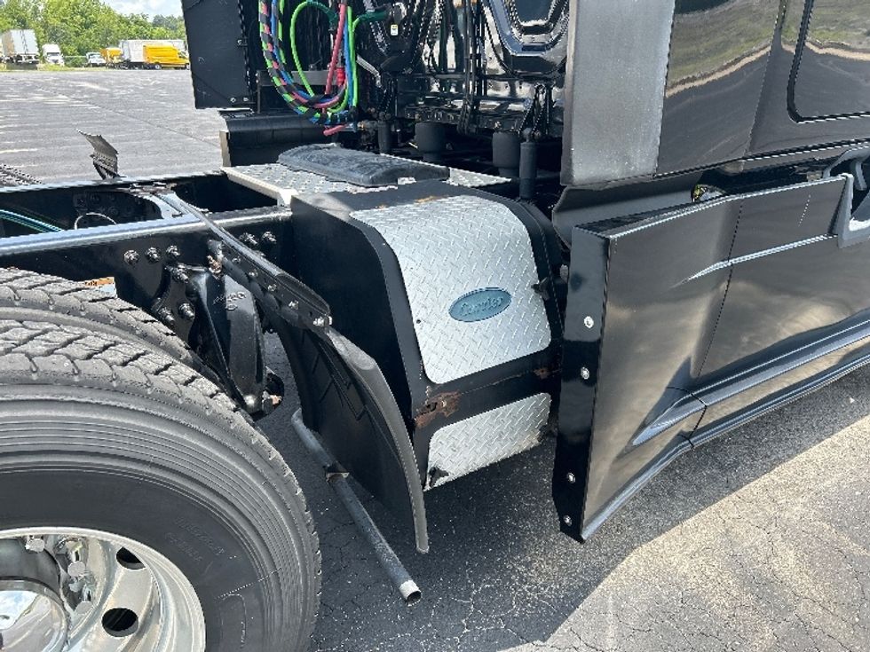 Sleeper Tractor-Heavy Duty Tractors-Freightliner-2019-T12664ST-Nashville (Mount Juliet)-TN-647,142\n\t\tmiles-$ 52,750 - Image 22