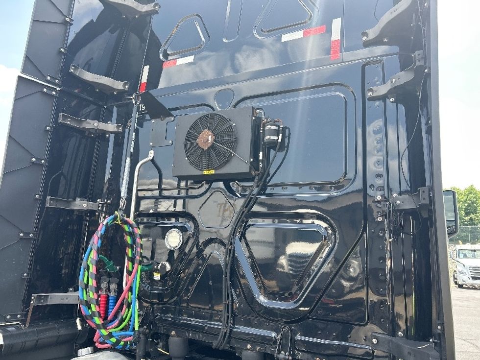 Sleeper Tractor-Heavy Duty Tractors-Freightliner-2019-T12664ST-Nashville (Mount Juliet)-TN-647,142\n\t\tmiles-$ 52,750 - Image 23