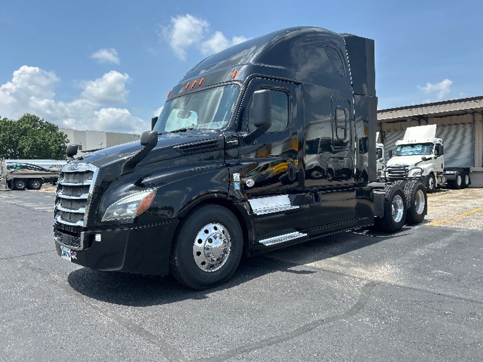 Sleeper Tractor-Heavy Duty Tractors-Freightliner-2019-T12664ST-Nashville (Mount Juliet)-TN-647,142\n\t\tmiles-$ 52,750 - Image 3